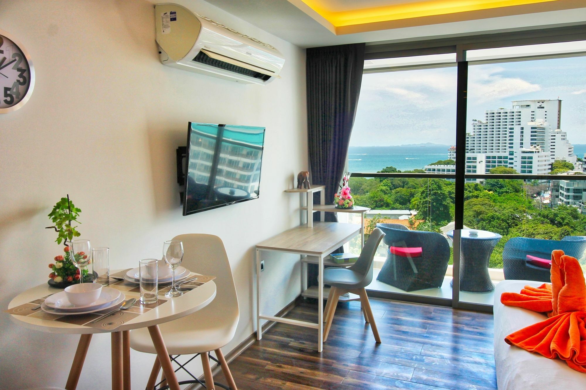 The Peak Towers Pattaya 아파트 외부 사진