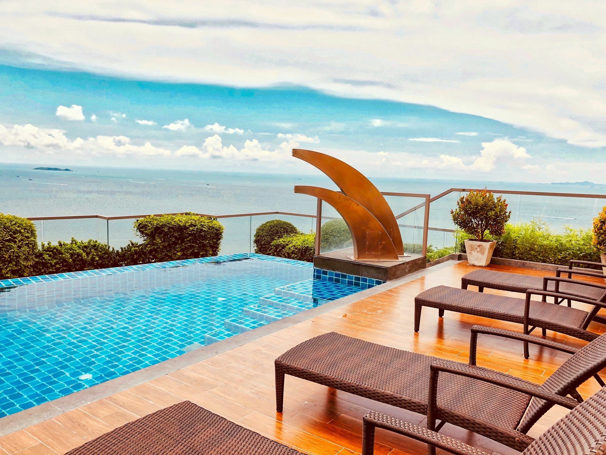 The Peak Towers Pattaya 아파트 외부 사진